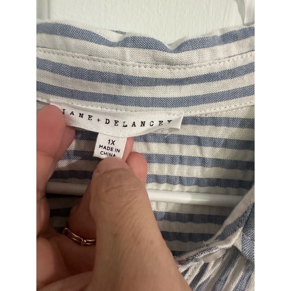 Jane + Delancey Women's 1X Striped Button-Down Shirt Blouse Blue White Rayon - Picture 2 of 10